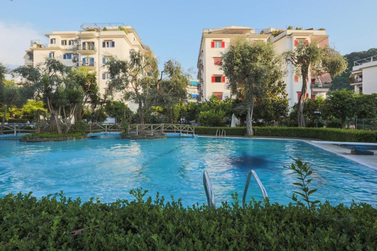 Sorrentovibes - Modern With Terrace, Swimming Pool&tennis * Sorrento