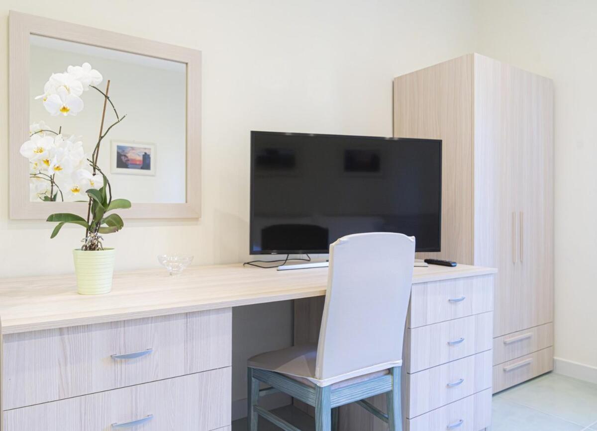 Sorrentovibes - Modern With Terrace, Swimming Pool&tennis Sorrento