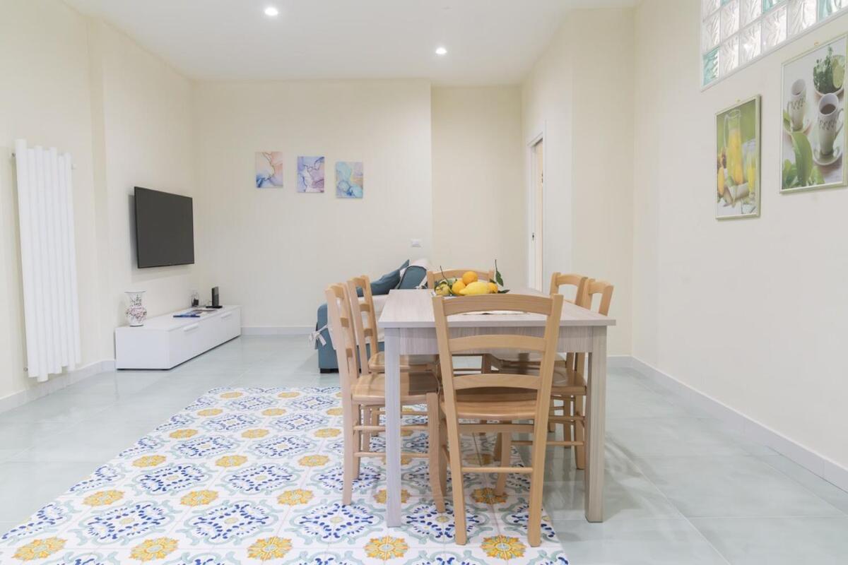 Apartment Sorrentovibes - Modern With Terrace, Swimming Pool&tennis Sorrento