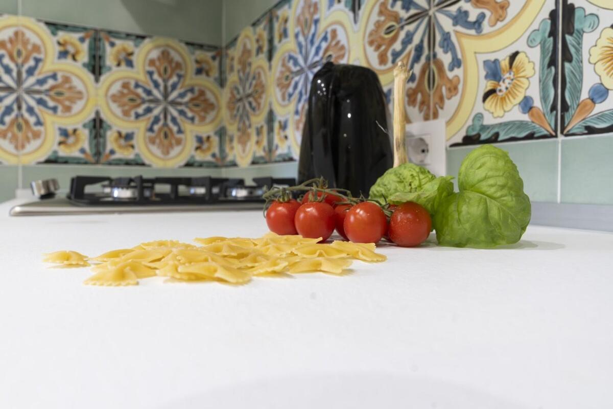 Sorrentovibes - Modern With Terrace, Swimming Pool&tennis Sorrento