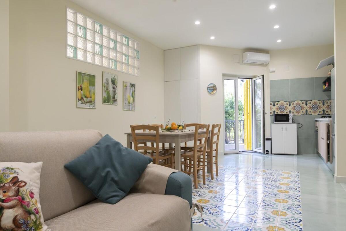 Sorrentovibes - Modern With Terrace, Swimming Pool&tennis Apartment