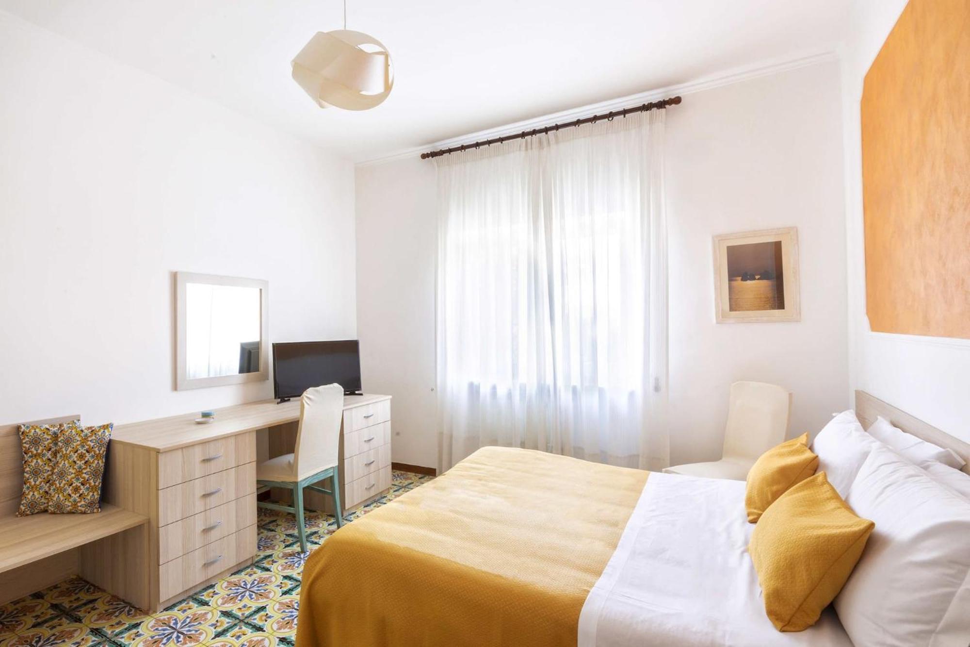 Sorrentovibes - Modern With Terrace, Swimming Pool&tennis Appartamento Sorrento