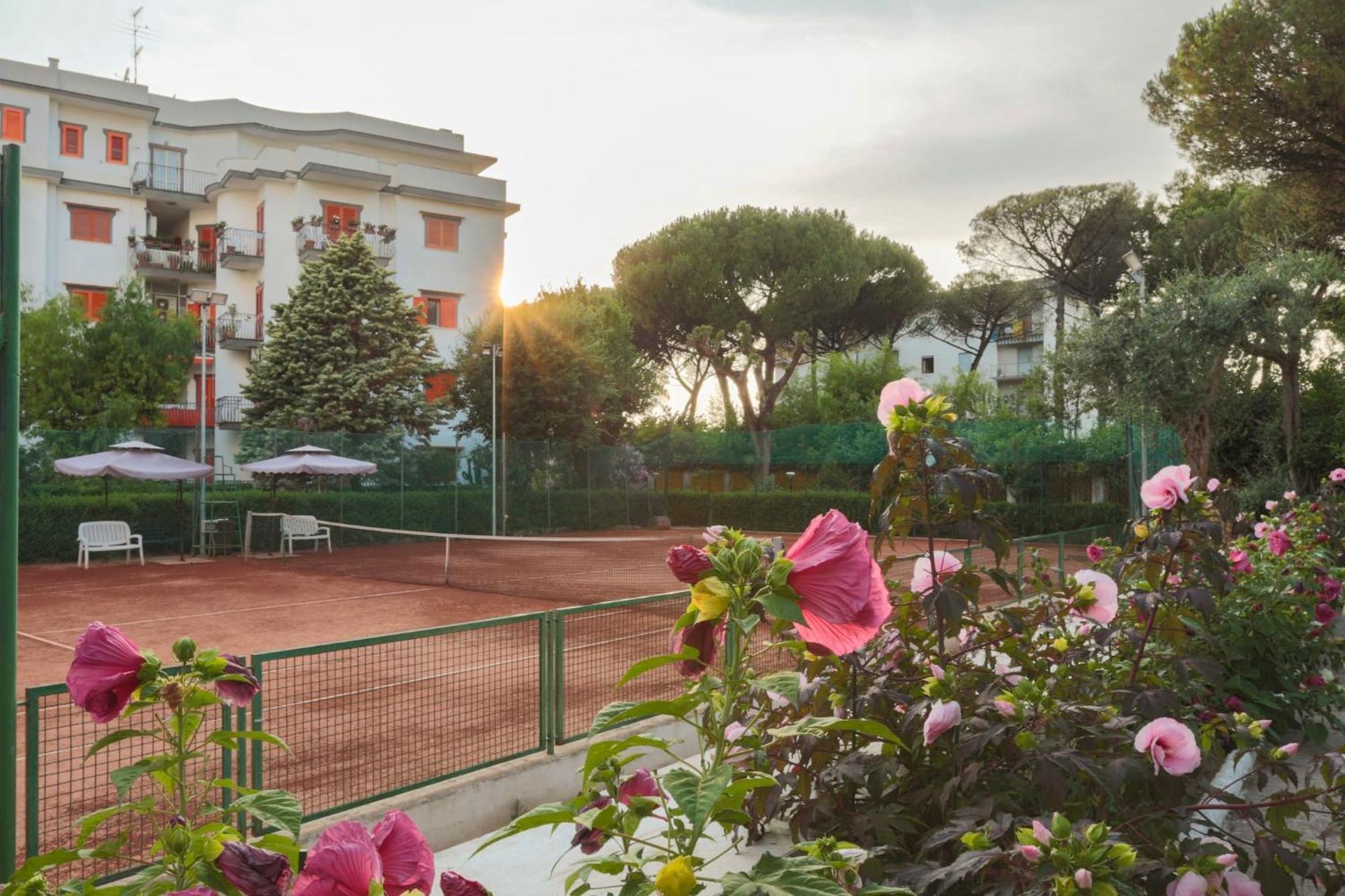 Sorrentovibes - Modern With Terrace, Swimming Pool&tennis Appartamento Sorrento
