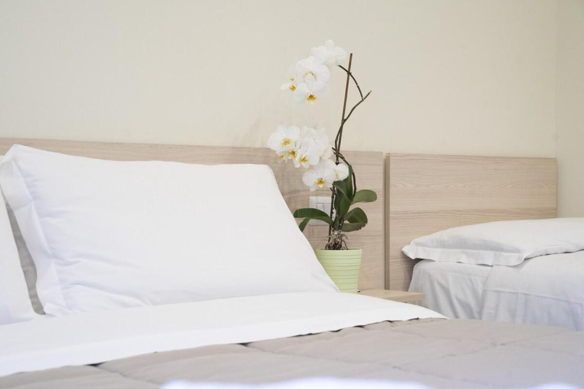 Sorrentovibes - Modern With Terrace, Swimming Pool&tennis Sorrento